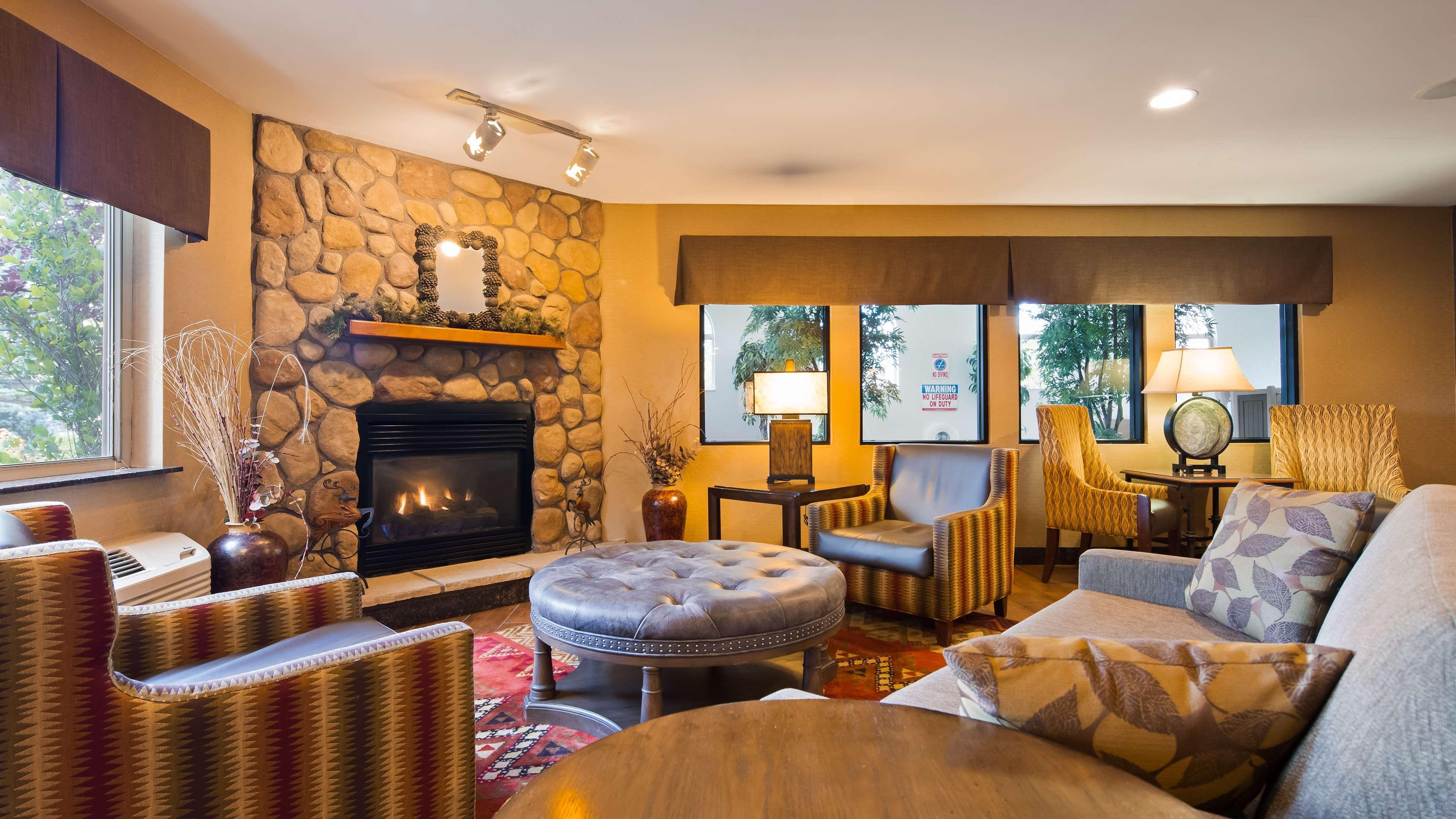 Best Western Plus Deer Park Hotel And Suites Крейг Екстериор снимка